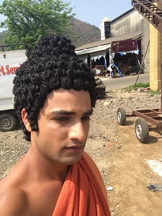 《佛陀》扮演者,魅力王子悉达多到觉者佛陀之路