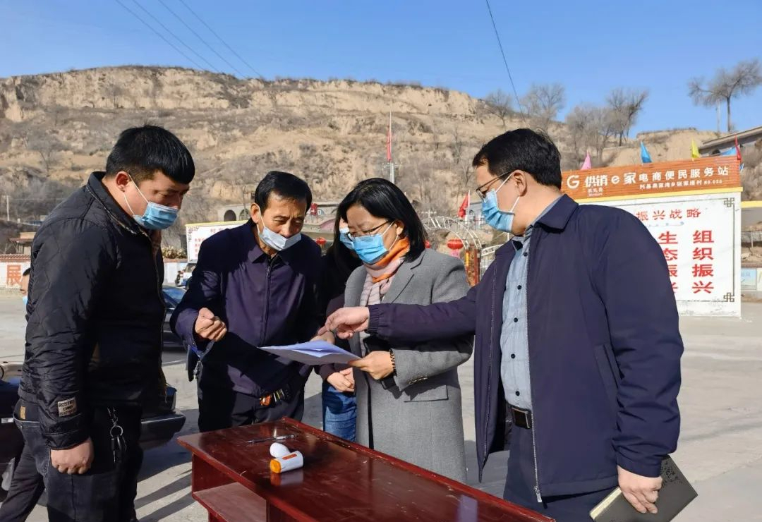 兴县:宋兴丽开展入企进村服务