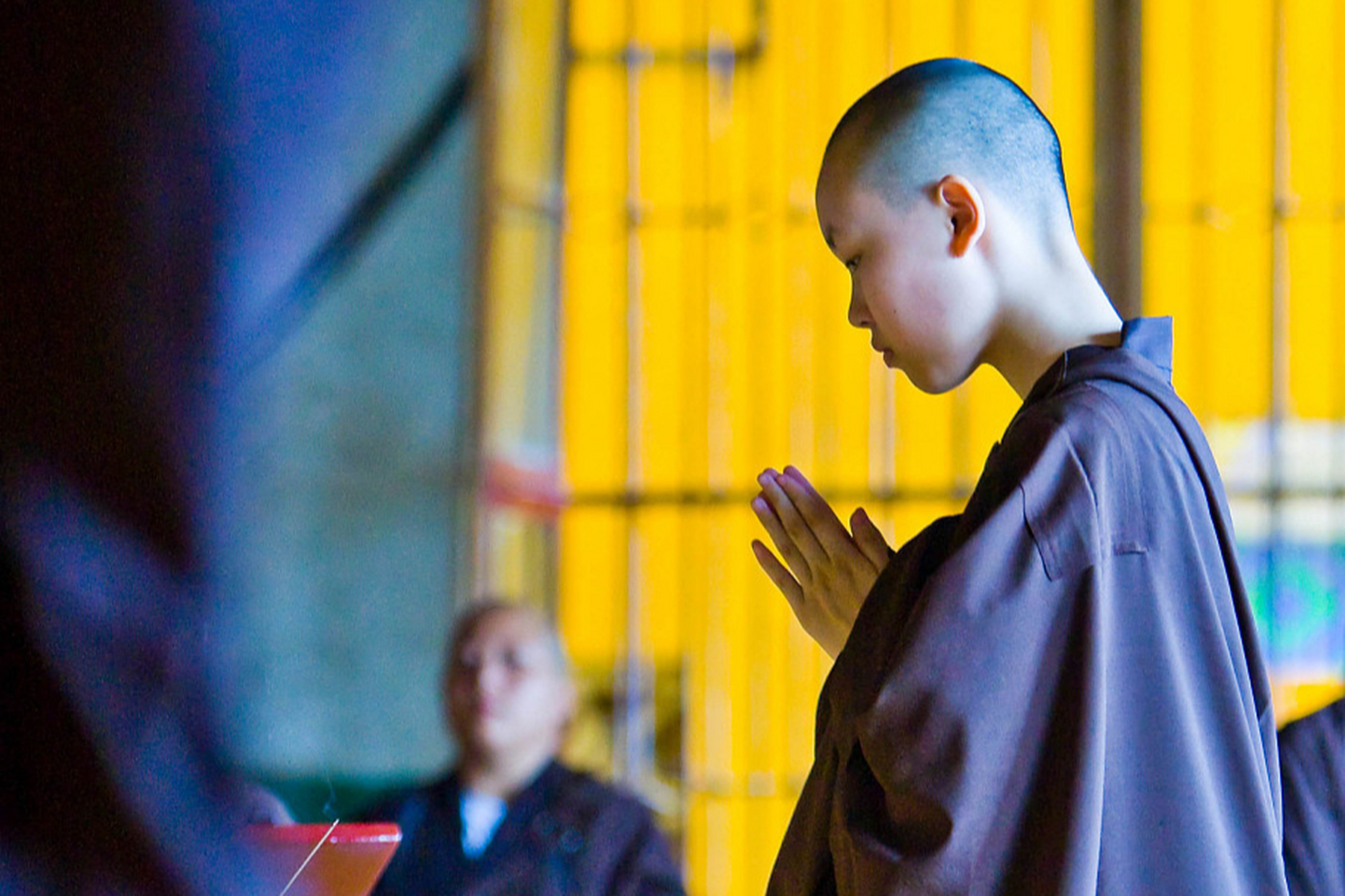 鸡鸣寺以和尚为主,和尚和尼姑都是佛门的出家人,只是性别不同.