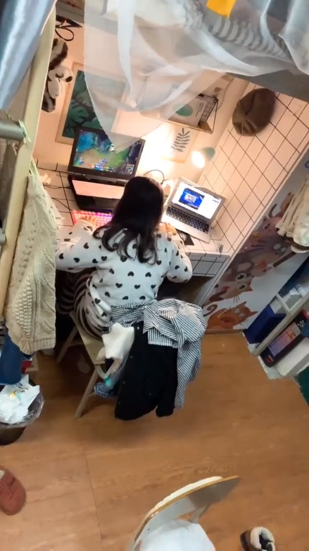 大学女生宿舍,原来女生放学后,是这样消遣时光的,厉害了