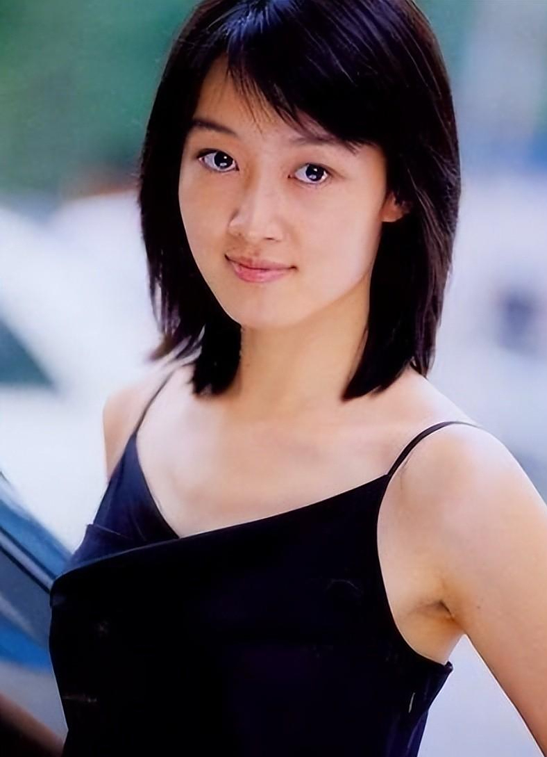 女演员赵子琪:24岁主持春晚,嫁给路金波,46岁被宠成宝