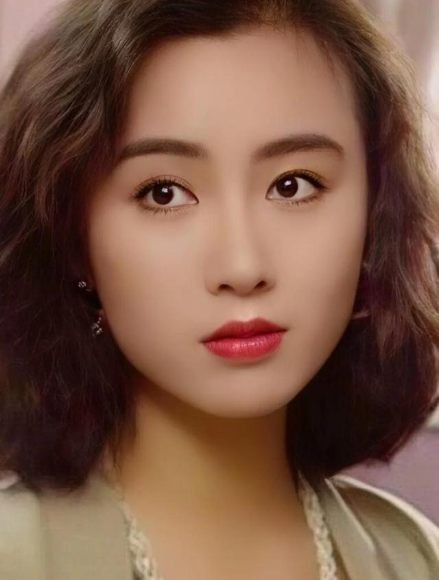 袁洁莹,无与伦比的颜值,惹得大家心里直痒痒