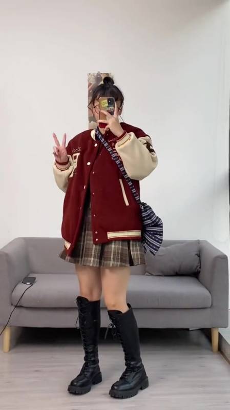 155小个子穿搭 微胖女生 这件棒球服太有节日氛围了!-度小视