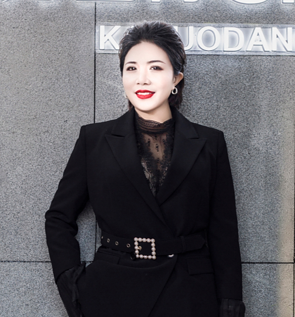 中国美业纹绣名师录——闫春玲老师