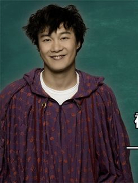 陈奕迅被罚款20万,被踹时却满脸笑容,惹的麦当娜当场笑趴(4)-度小视