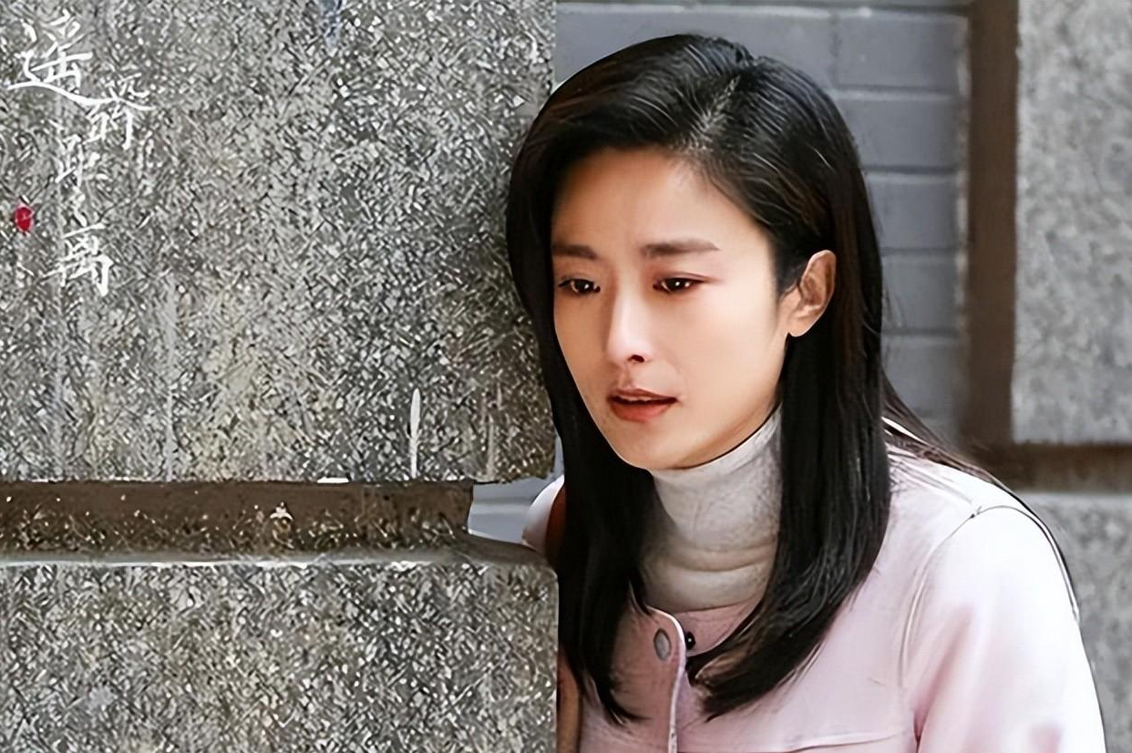 演员徐百慧:唐嫣的同学,有颜值有演技,专心演戏却把自己剩下了