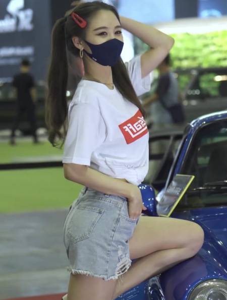 韩国模特yuri,精彩视频第5集,精致容颜婀娜身姿,魅力四射-度小视