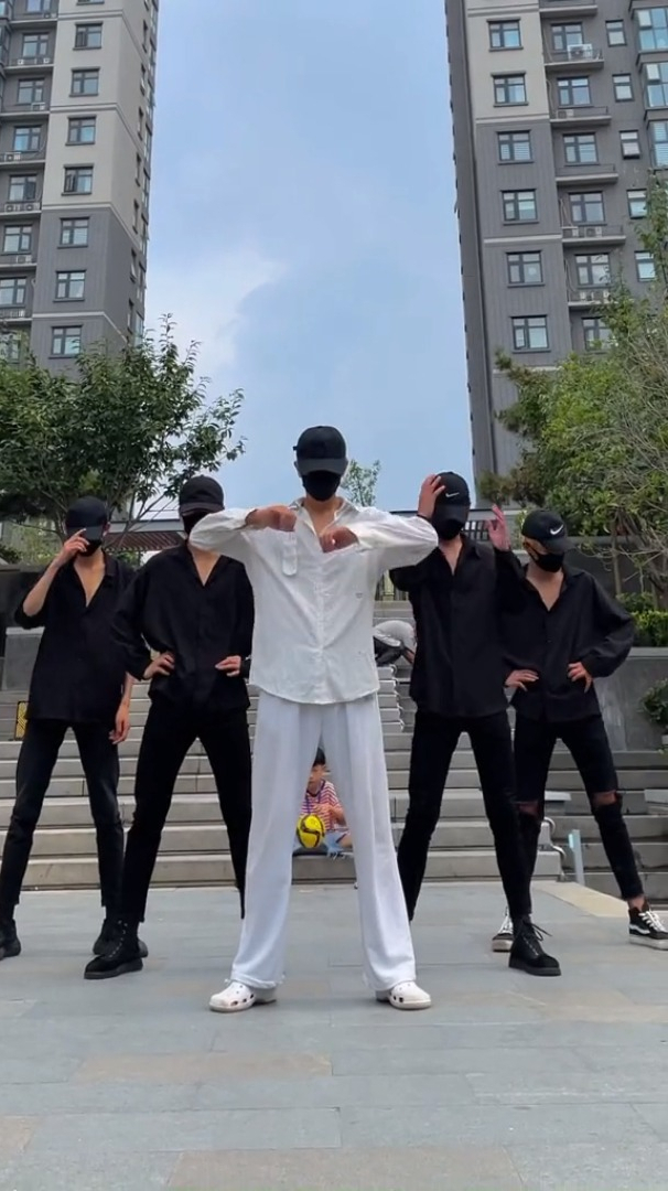 susie摆手摇摇舞,非常简单好玩,有手就行