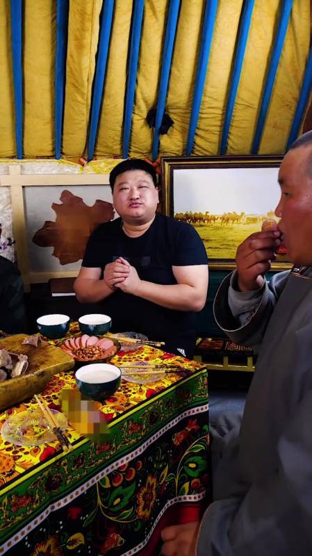 德子哥厨艺真不错,达西牛肉炖得也到位