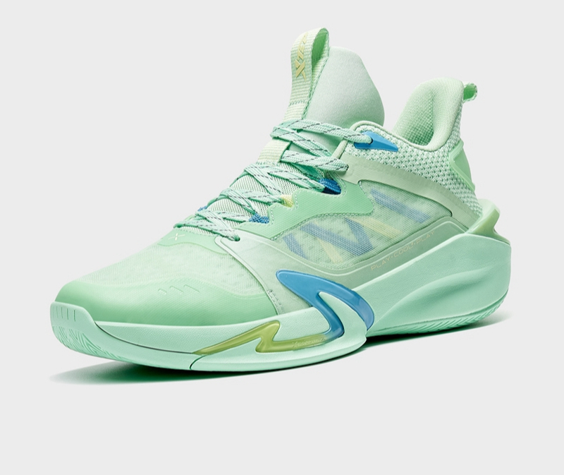 特步轻羽2v2球鞋介绍