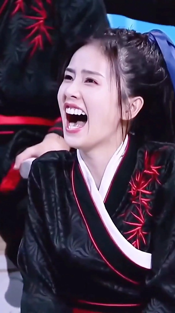 没有人能抵挡住白鹿魔性的笑声-度小视