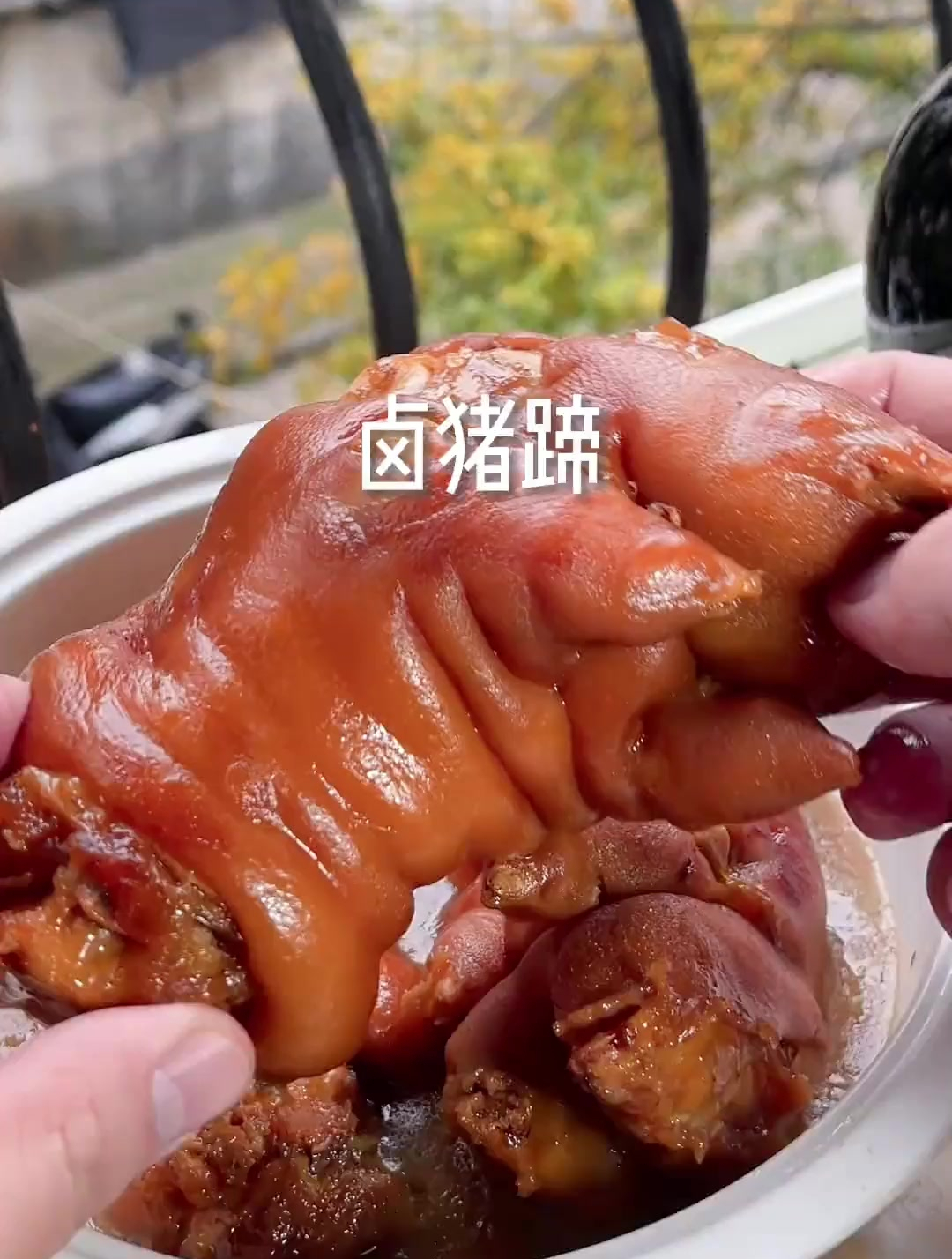 李逵一口猪蹄一口酒,吃的是真过瘾啊