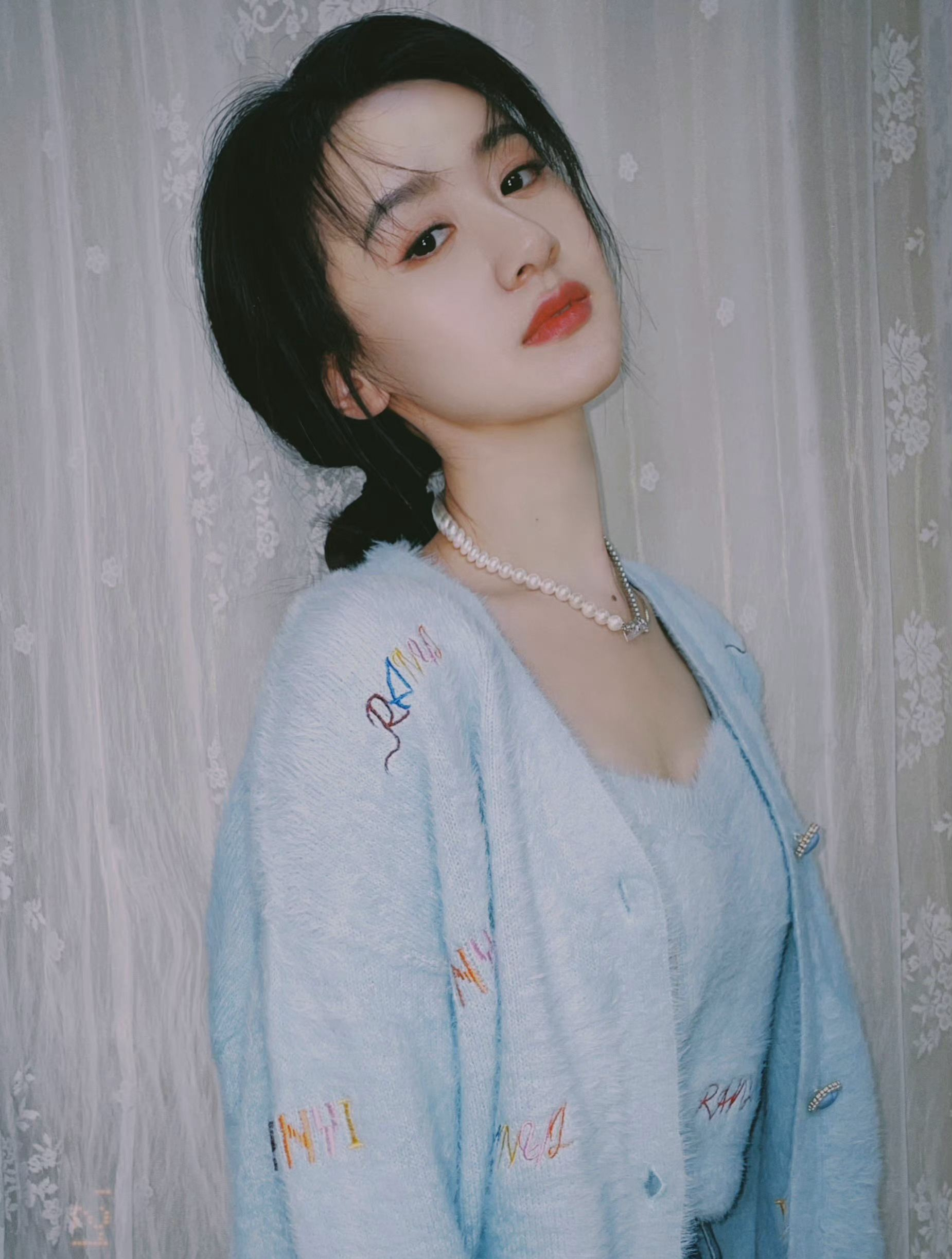 "黑榜艺人"袁冰妍,偷税耍大牌,长相素质一般3-度小视