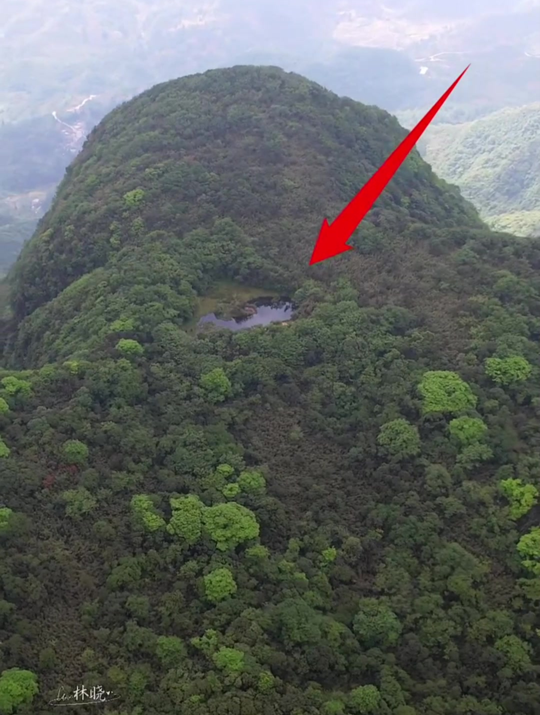 这里是贵州斗篷山天池,海拔1900多米,水深不可测却没有鱼-度小视