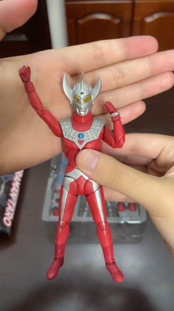 泰罗奥特曼变身