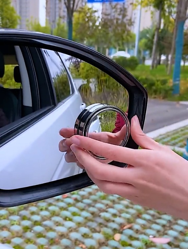 倒车小圆镜装上它再也不怕倒车盲区了