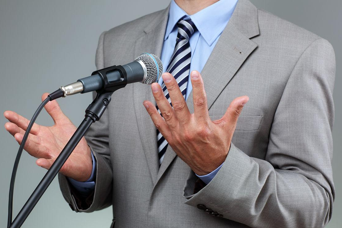 十个演讲常用手势,助力自信表达