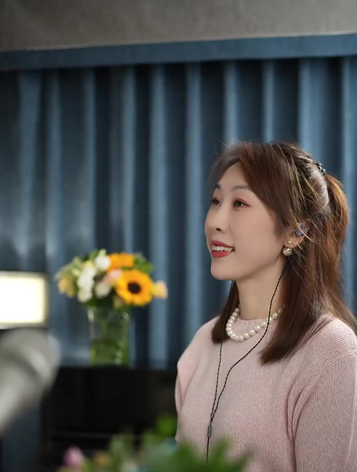 最美女中音张洋演唱《美人吟》欢迎大家观看