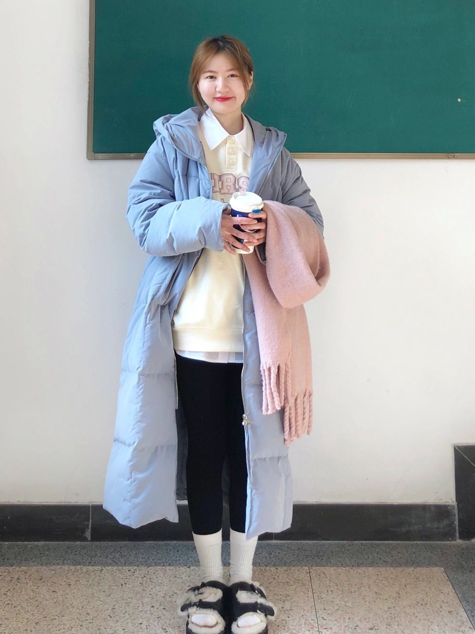 小个子女生,冬季穿搭记住这2个"口诀",身高155也能变身时髦精