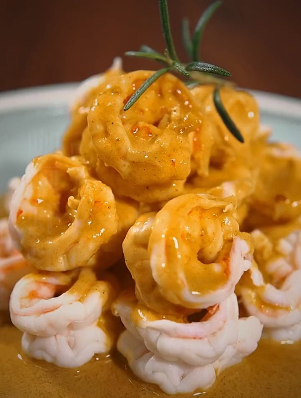 没有比这个咖喱虾球做法再简单好吃的了,一口一个绝了