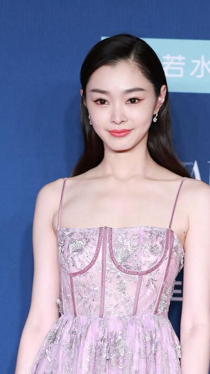 宋轶说喜欢胖的男生  最近,一段关于宋轶接受采访时的视频在微博上