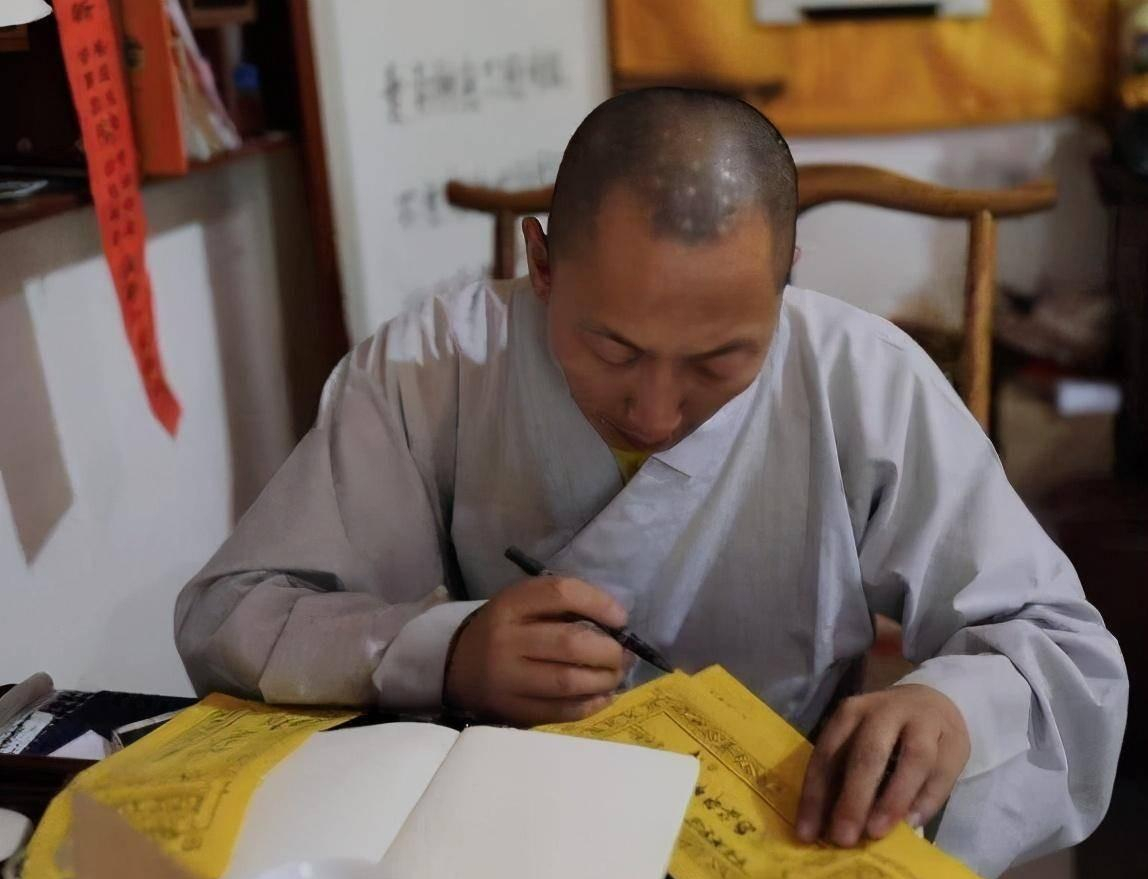 回顾和尚爸爸道禄10年帮助400多女人生娃被世人称在世活佛