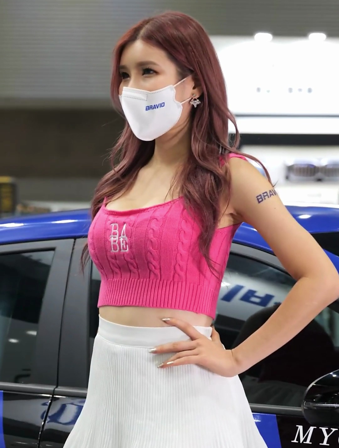 2022冬季汽车沙龙周,最美车模junale,肤白貌美-度小视