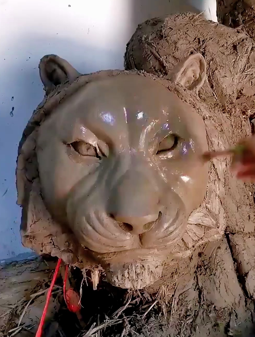 传承和弘扬民族文化-民间非物质文化遗产-泥塑老虎