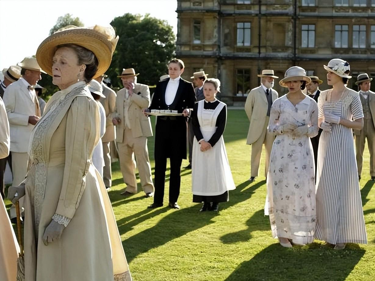 电影《唐顿庄园》揭示了英国社会仆人阶层在上流社会中的地位