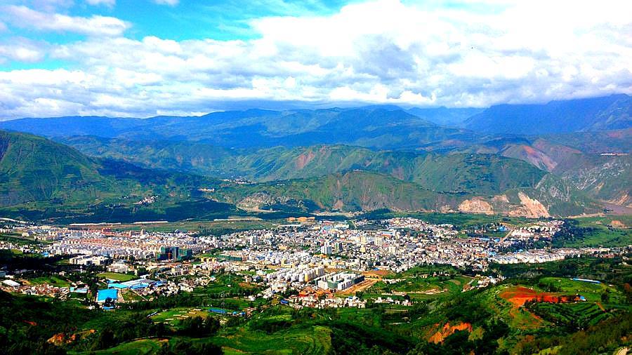 昆明有东川,重庆有南川,四川有北川;那么西川在哪里呢