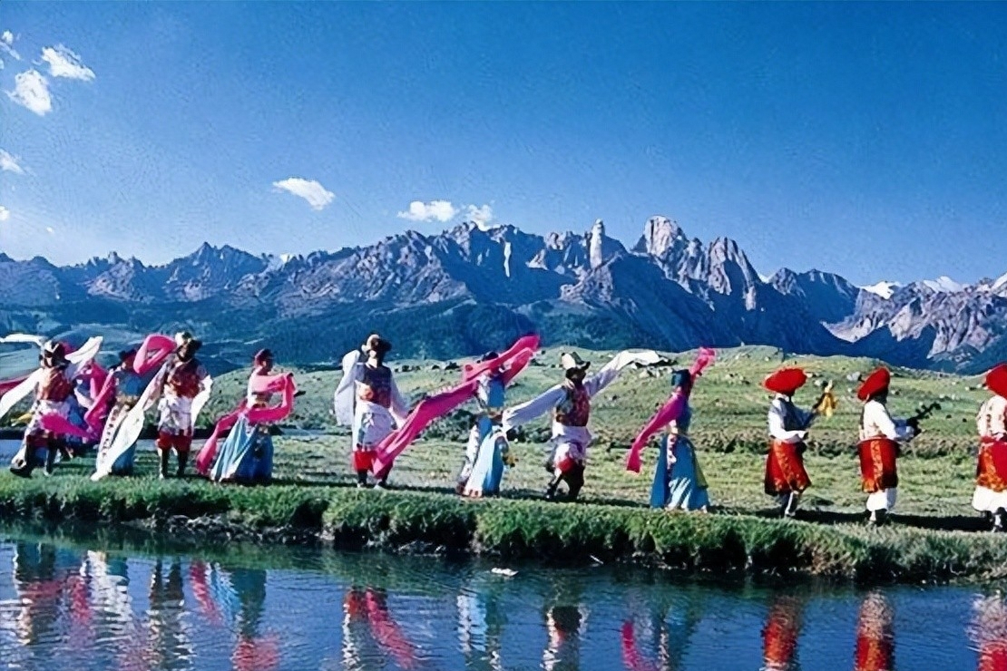 巴塘弦子的艺术特色及其在藏区高等学校的传承