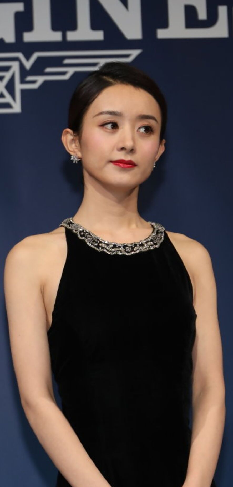 看完无美颜,无滤镜下的赵丽颖,网友:加重了我的"容貌焦虑"