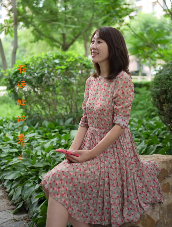 女中音张洋户外演唱《山楂树》欢迎大家观看-度小视