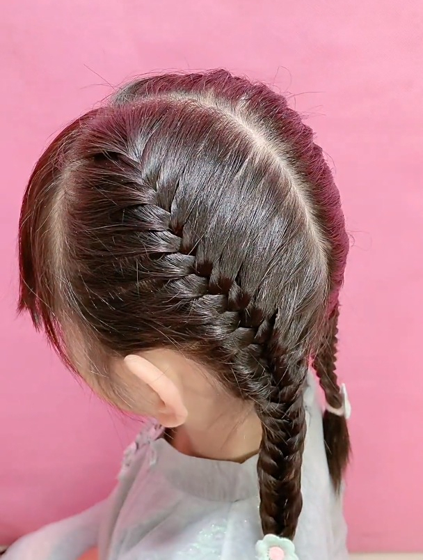 儿童两侧鱼骨辫详细教程分享,好看又实用,快来学哦-度小视