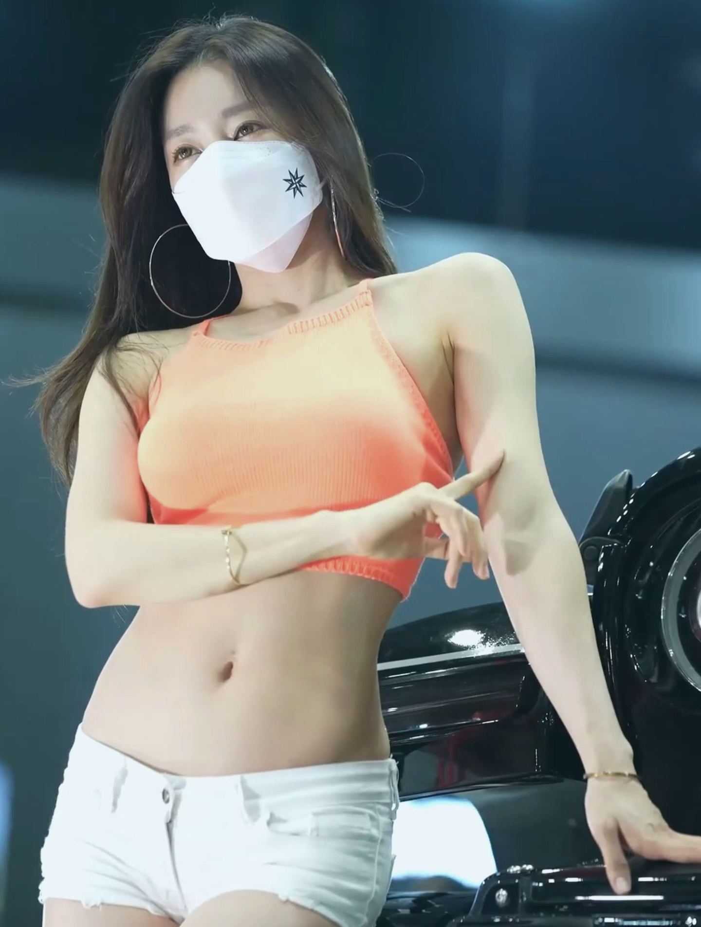 美女车模韩智恩,精致容颜婀娜身姿,精彩视频第2篇,魅力十足-度小视