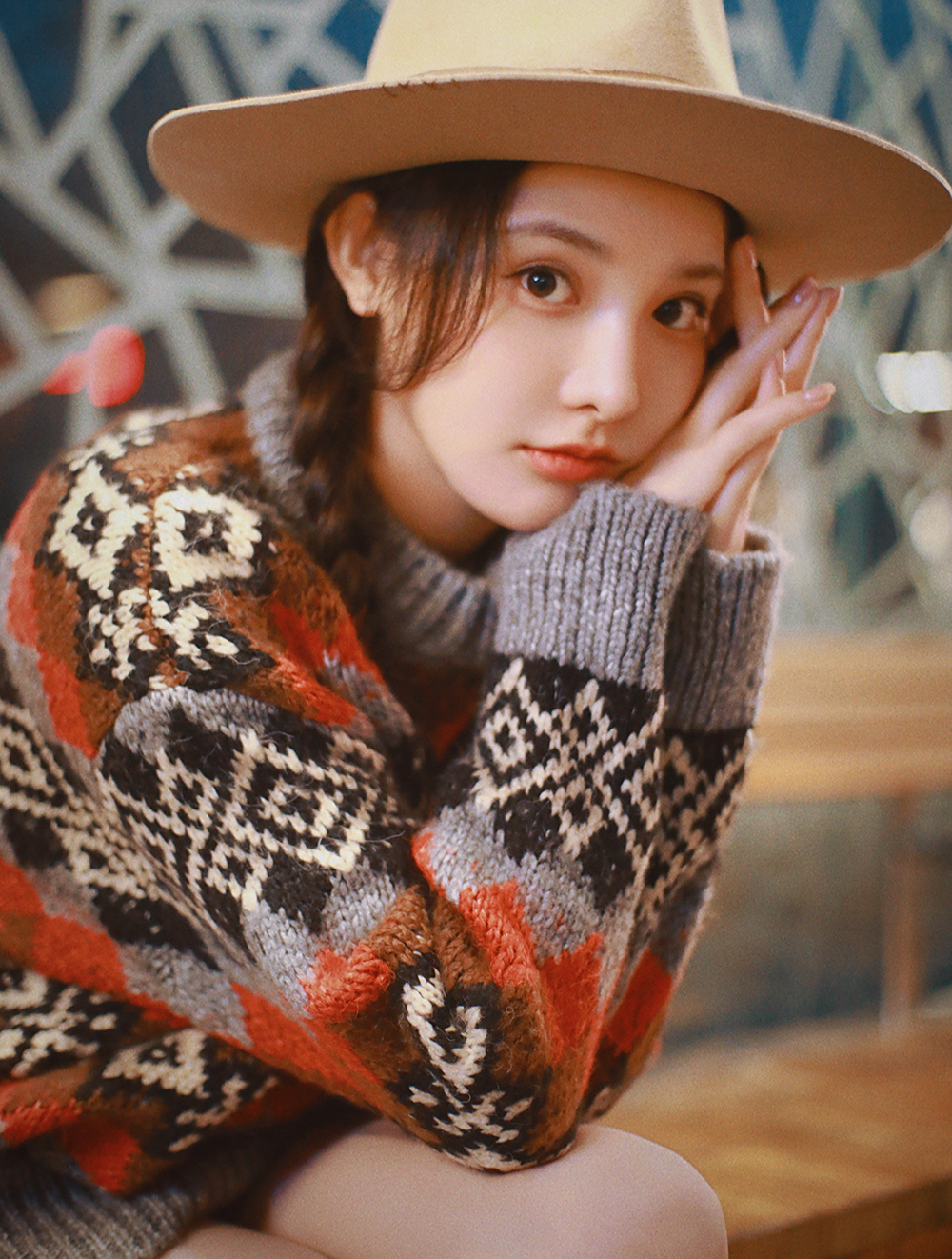 彭小苒,毕业于中国传媒大学播音系,曾做了6年的专业主持人