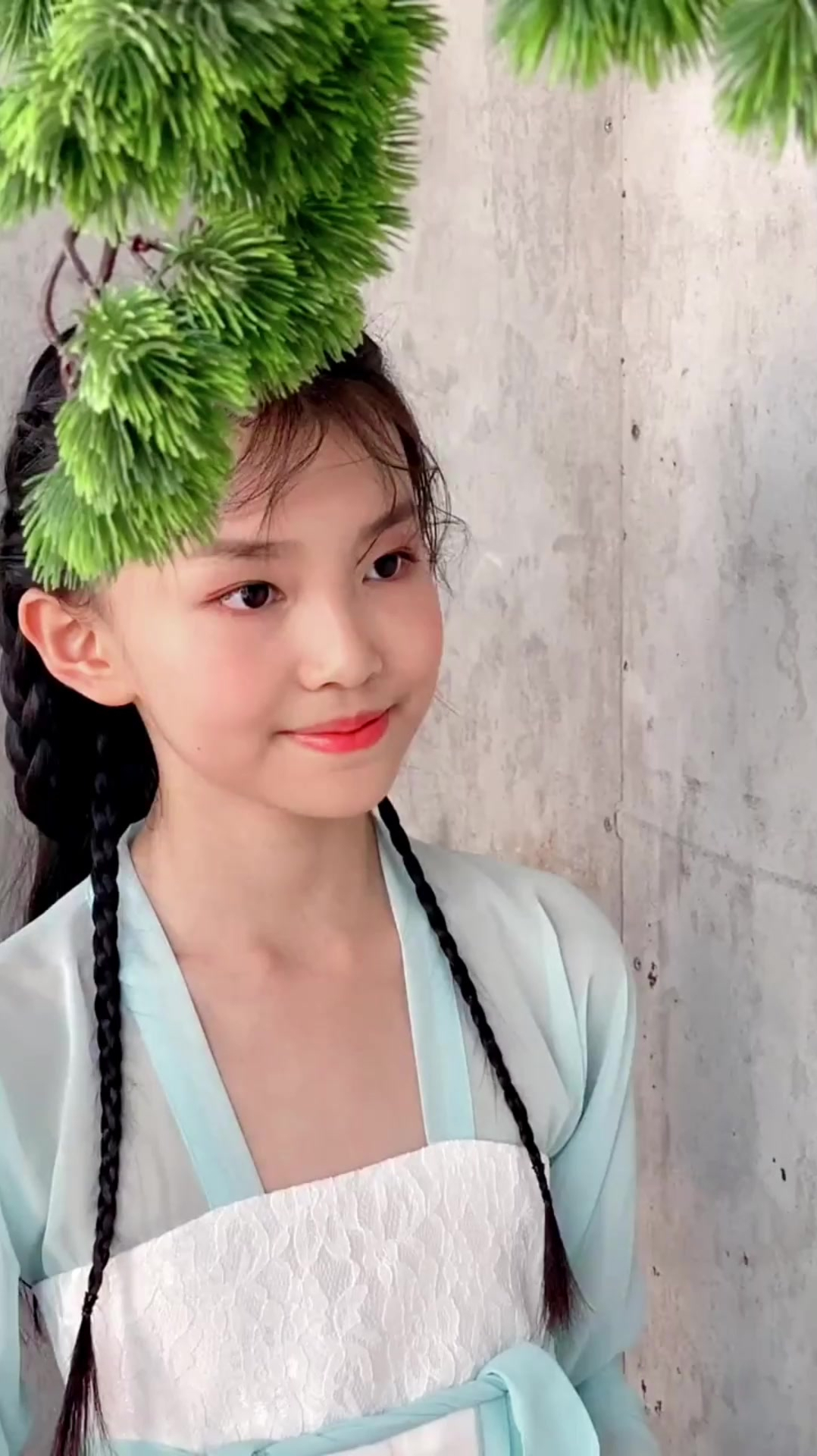 宋小睿的古装装扮,一定也是经过了很多努力,才走到今天这一步吧