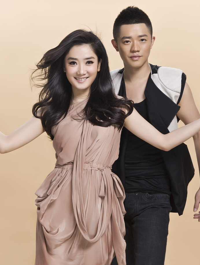 凤凰传奇从网红歌手到顶流,24年没成夫妻,为何还要五五分账5-度小视