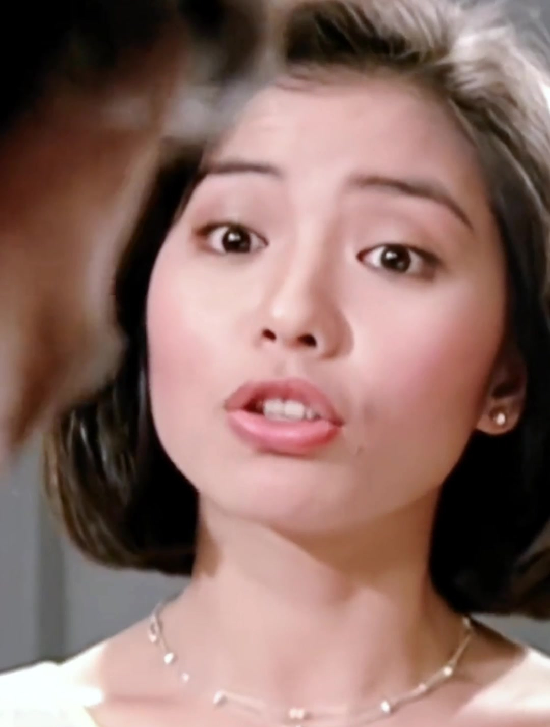 短发的钟楚红别有一番风情!每次看都还很激动