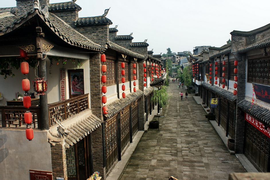 重庆渝北区龙兴古镇,距市中心仅26千米