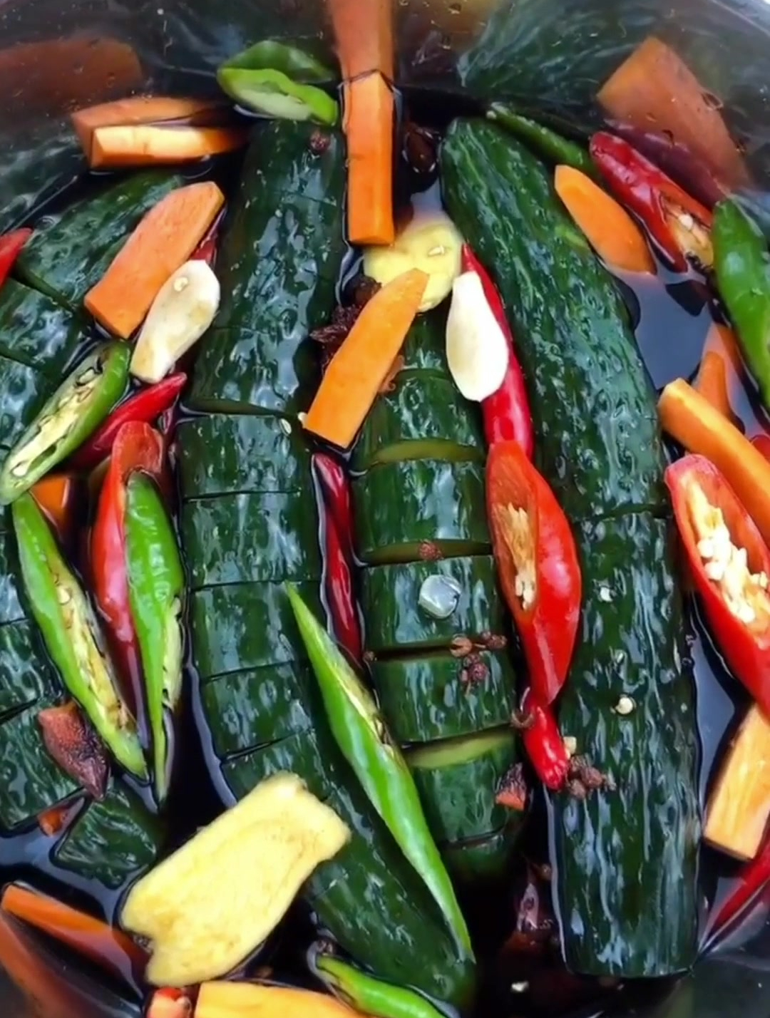 家庭版腌黄瓜,简单易学,真是太下饭了-度小视