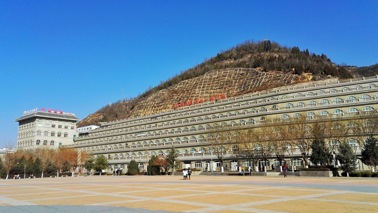 延安大学医学院在哪个校区?