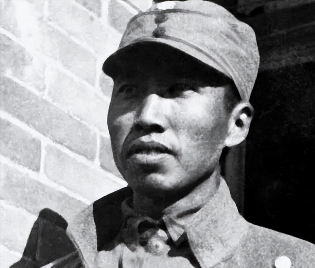 开国中将刘忠回家寻母,却发现母亲沿街乞讨,痛哭大喊:儿不孝啊