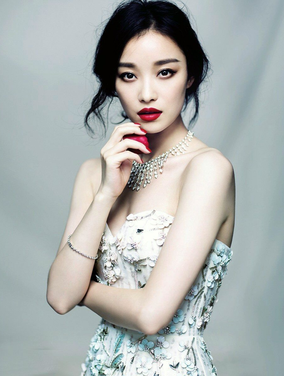 人美心善倪妮深陷照片门风波和李宇春关系成谜2