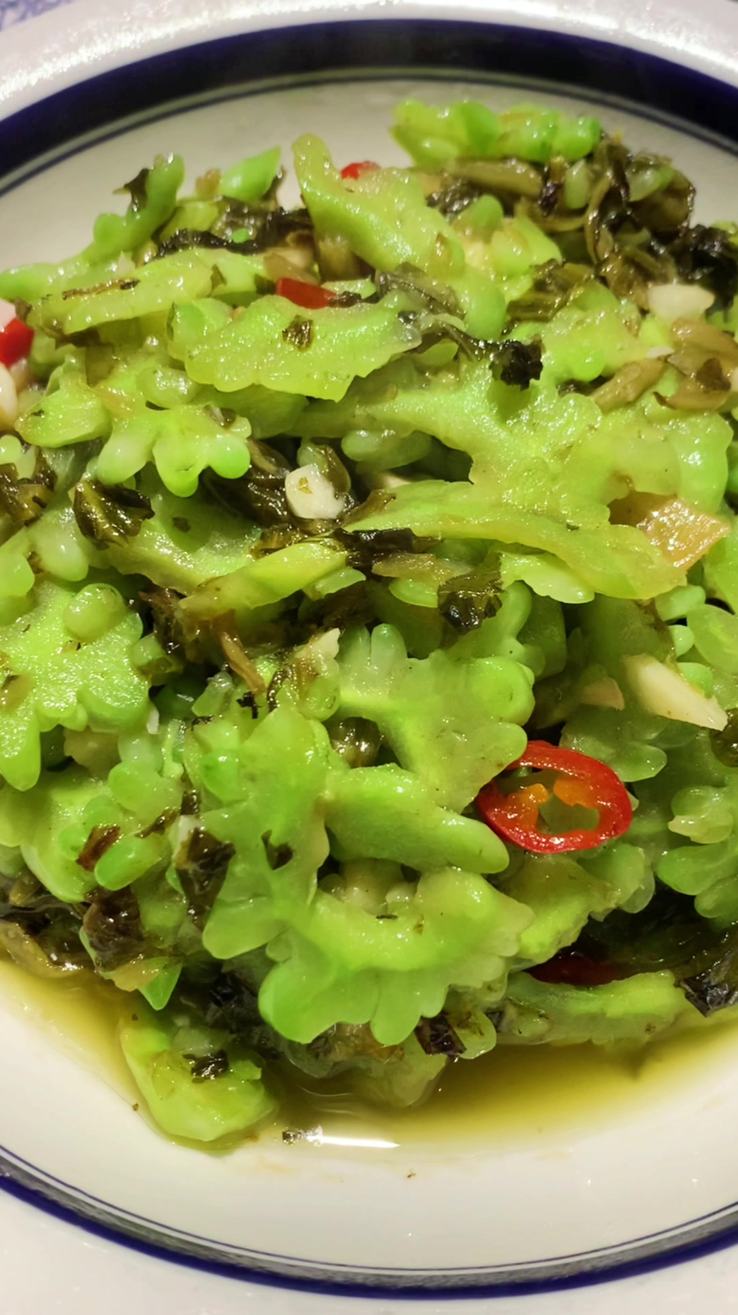 酸腌菜炒苦瓜,美味又下饭