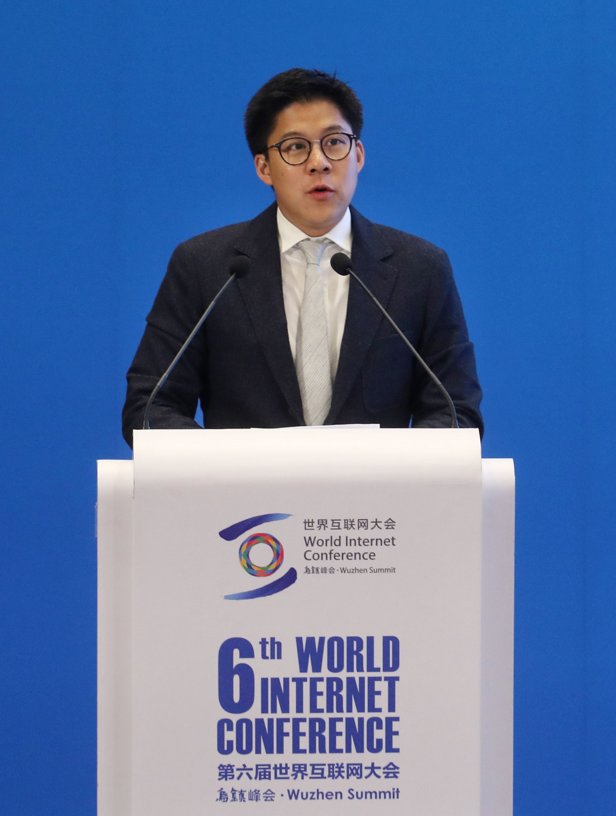 霍启刚如愿当选局长,背后除了霍家支持,还有谁在为他铺路2-度小视