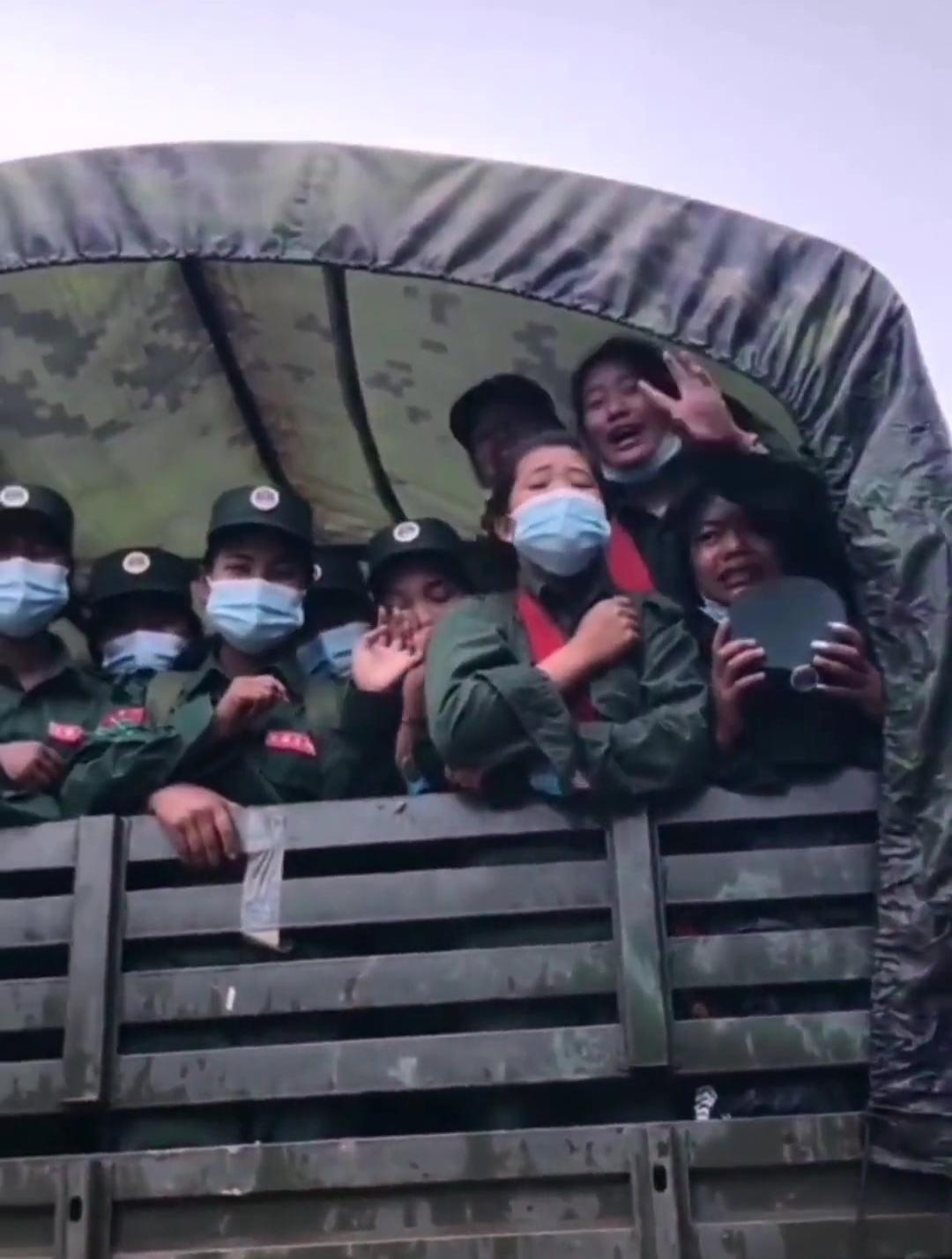 缅甸佤邦联合军女兵为什么这么多你细品千万别去缅甸