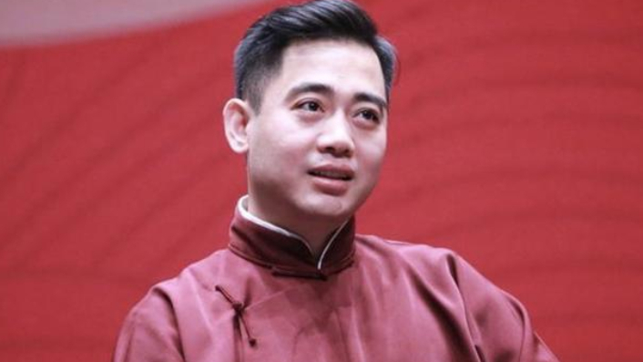 郭德纲徒弟孔云龙偷骑18万哈雷摩托,郭德纲:知道你为啥不火了吧