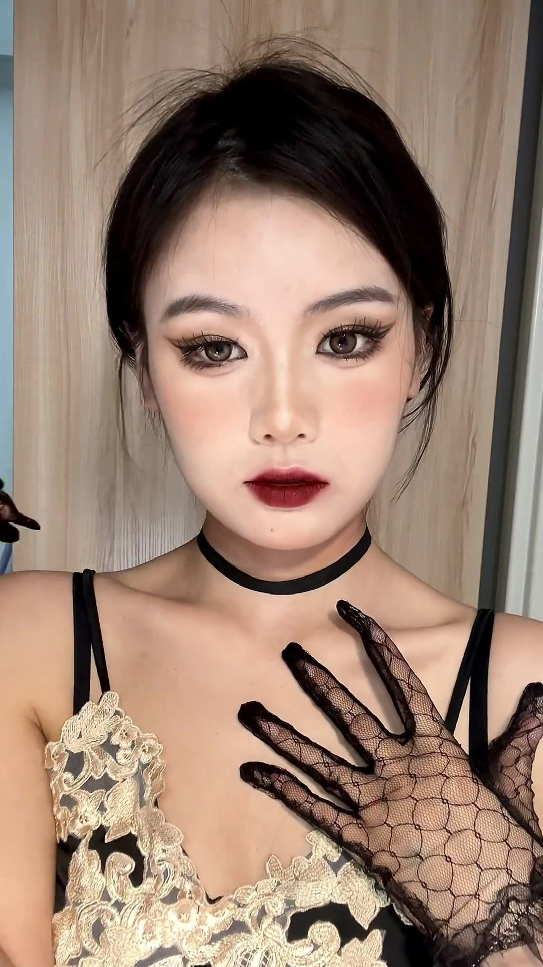 说真的圆脸的妹子画浓妆系列真的hin适合画小野猫妆容