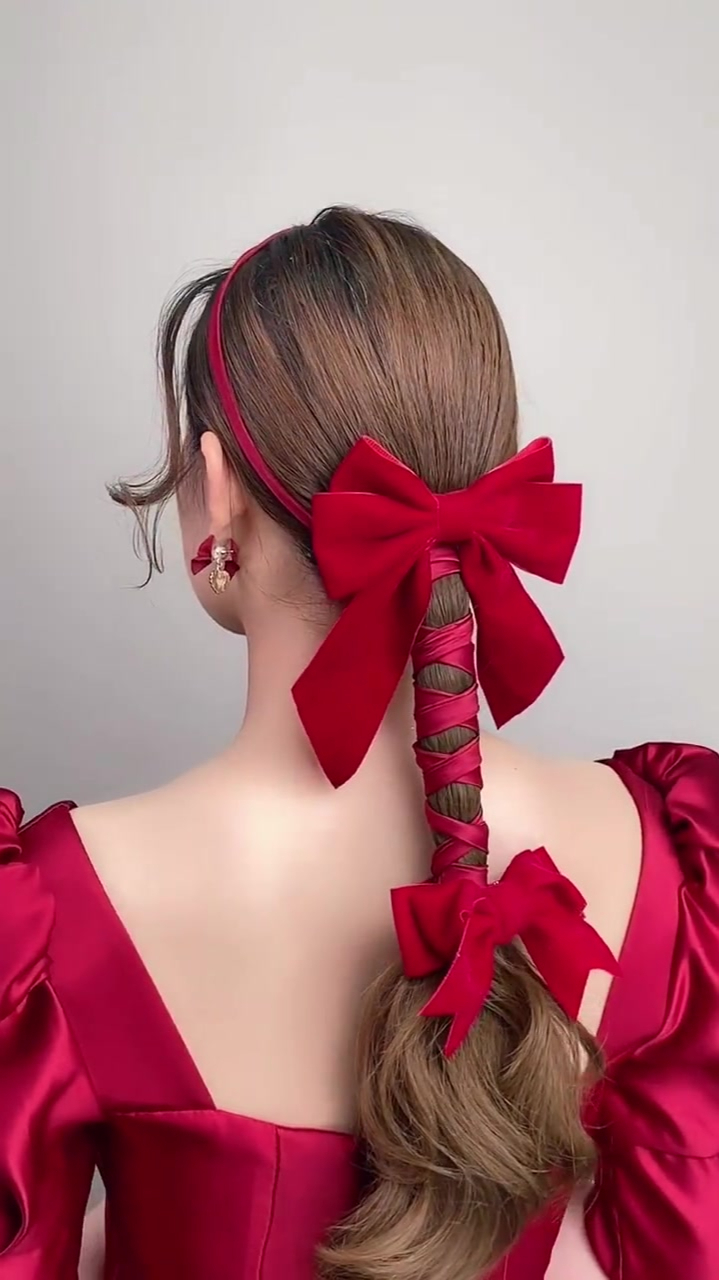 红色丝带蝴蝶结编发教程,炒鸡甜美可爱-度小视